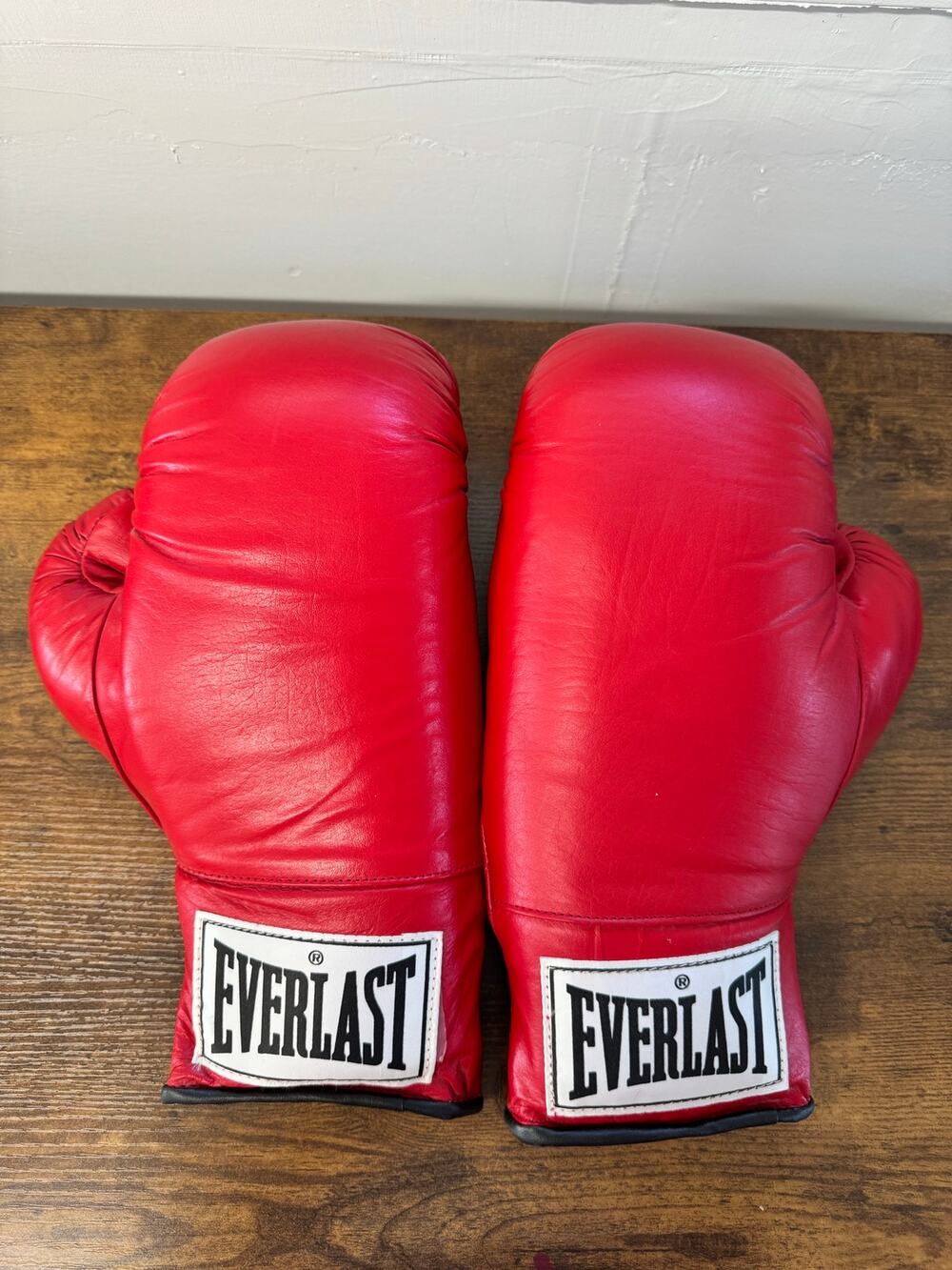 Vintage Everlast 12 oz Red Leather Boxing Gloves – Classic Training Gloves